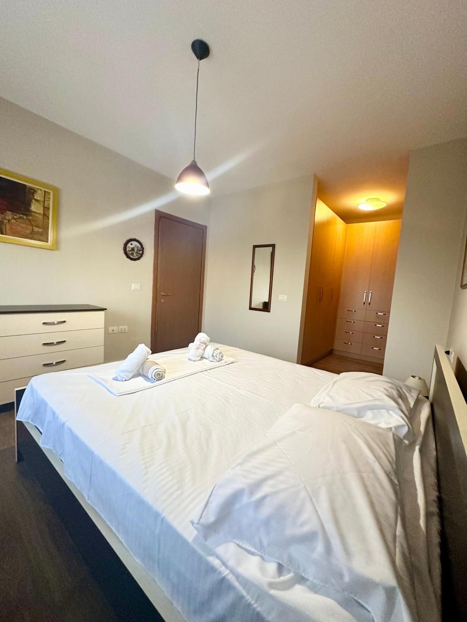 Kk Apartment Air Albania-Centrally Located Tirana Extérieur photo